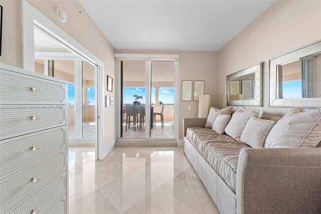 Building Photo - 19253 Fisher Island Dr