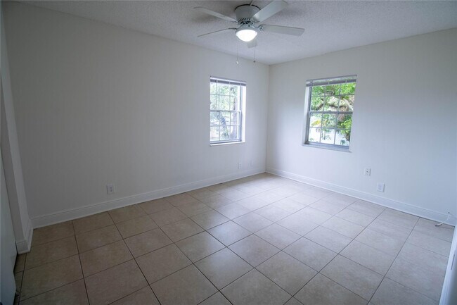 Building Photo - 1505 SW 2nd St