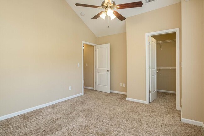 Building Photo - 9675 Rushmore Cir