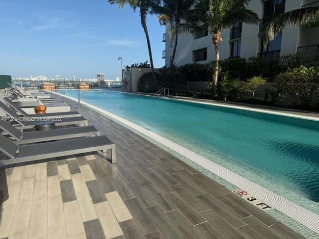 Building Photo - 488 NE 18th St