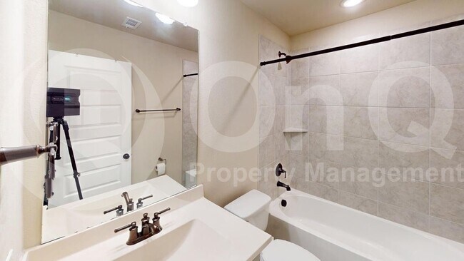 Building Photo - 5521 Capilano Ct