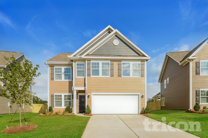 Primary Photo - 112 Halesworth Rd