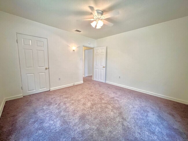 Building Photo - Cozy 2-Bedroom Home in San Bernardino $2,6...