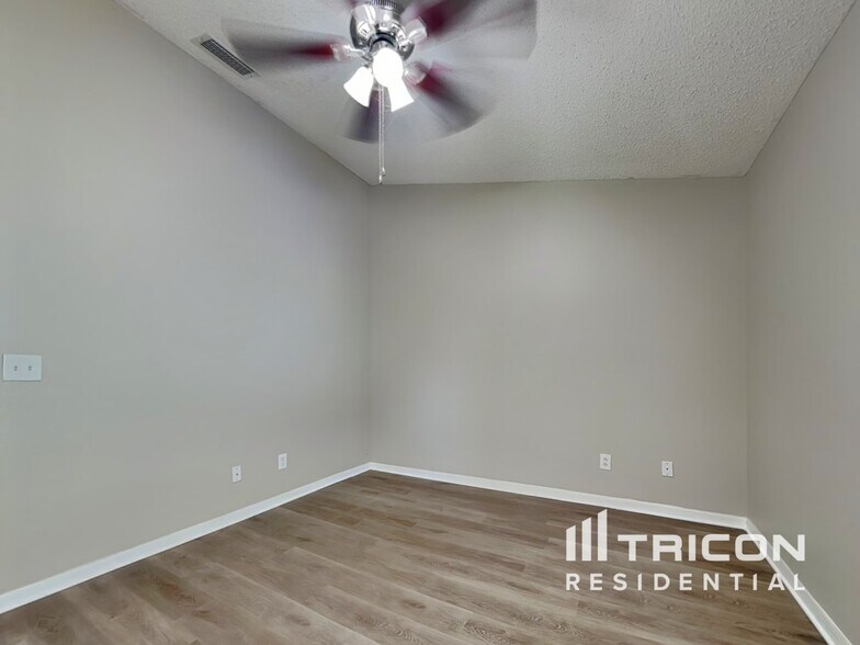 Building Photo - 828 Cape Cod Cir