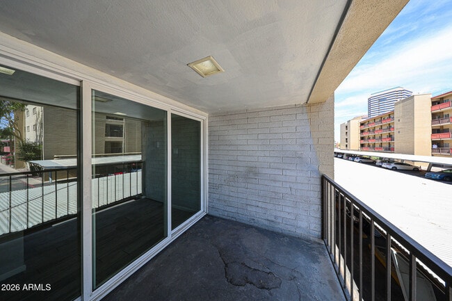 Building Photo - 351 E Thomas Rd