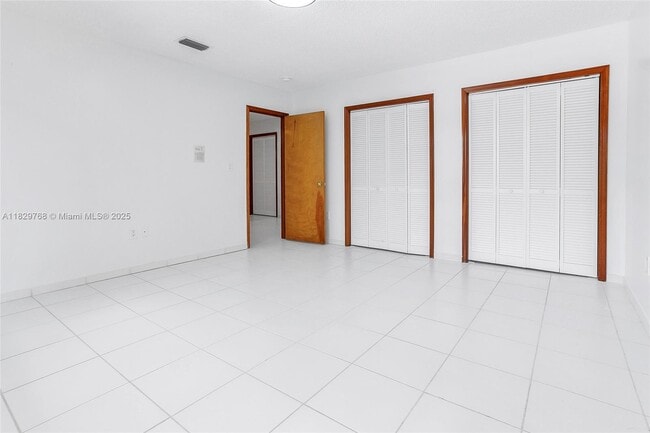 Building Photo - 443 SW 21st Rd