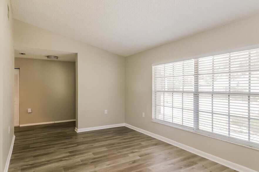 Building Photo - 7521 Como Dr