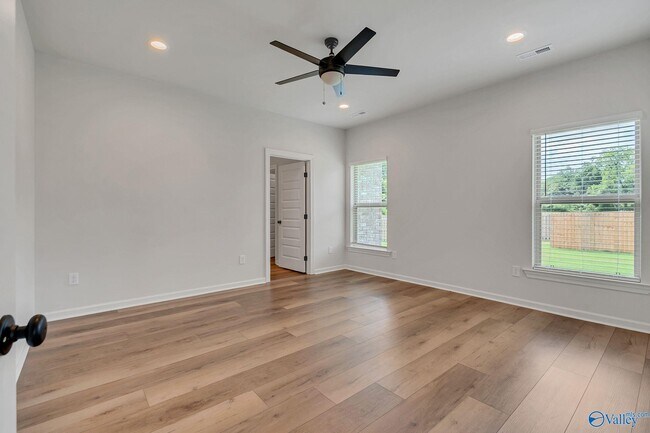 Building Photo - 16640 Aspen Ln