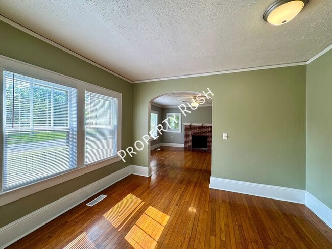 Building Photo - 4502 S Choctaw Dr