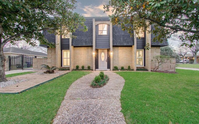 Primary Photo - 2202 Briarview Dr