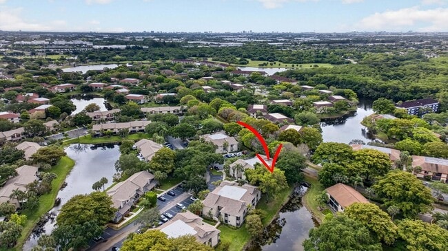 Building Photo - 4483 Carambola Cir S