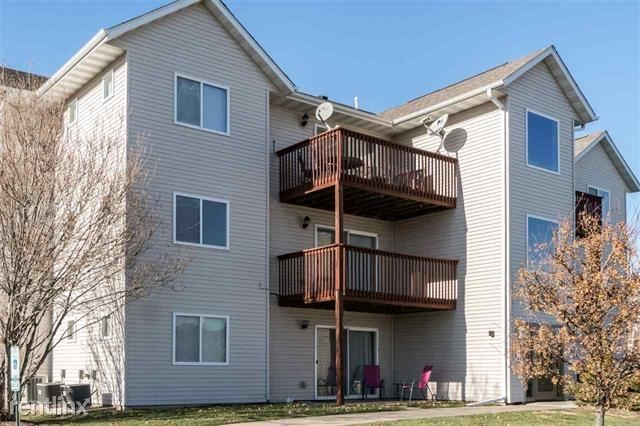 Building Photo - 2 br, 1 bath  - 4600 Grand Ave Unit C