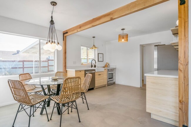 Building Photo - Modern 3-Bedroom Desert Bungalow with Stunning Views – Unfurnished - Price reflects MOVE IN SPECI...