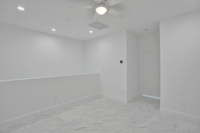 Building Photo - Gorgeous Brand New 3 Bedroom 2 Bath (2-story) Townhouse in Deerfield Beach