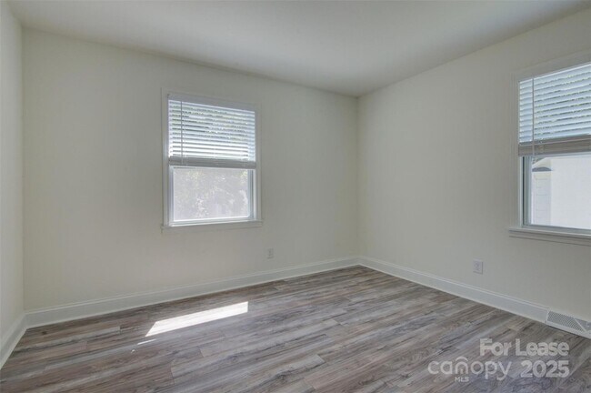 Building Photo - 3900 Rhodes Ave