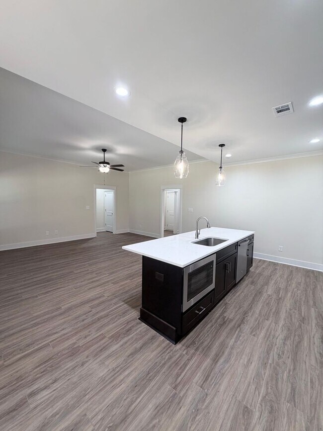 Building Photo - 536 Bristleleaf Path