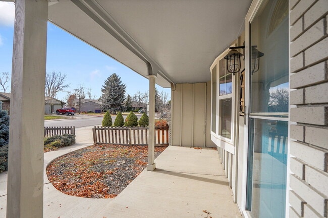 Building Photo - $2,795.00 - $300 OFF First Months' Rent - 5 Bedrooms, 2 Bathrooms, Single Family Home in Broomfie...