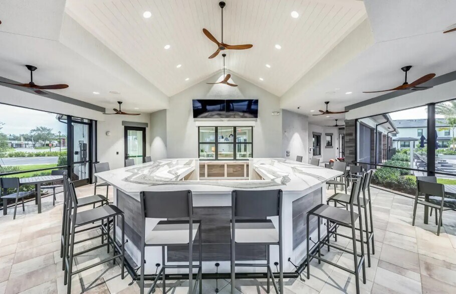 Building Photo - 4408 Appleton Cir W