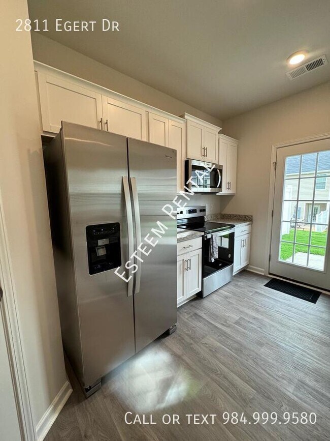 Building Photo - 2811 Egert Dr