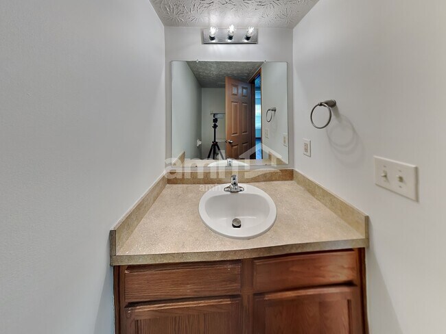 Building Photo - 3852 Winding Twig Dr