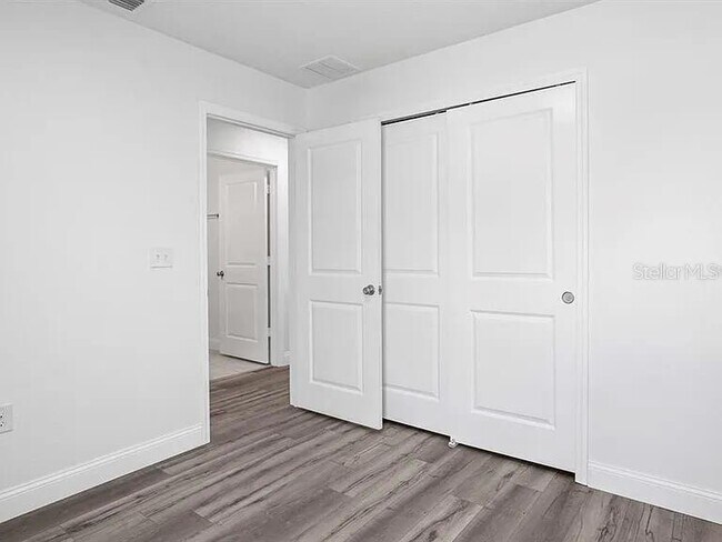 Building Photo - 212 Miles Ct