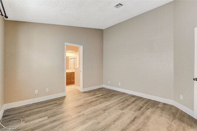 Building Photo - 6632 Wheelbarrow Peak Dr