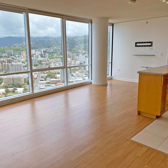 Building Photo - 1288 Kapiolani Blvd