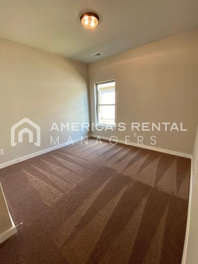 Building Photo - 489 Andrew Dr