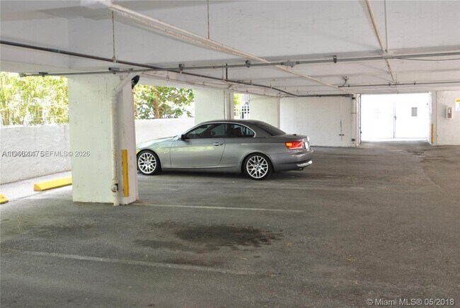 Building Photo - 61 Collins Ave