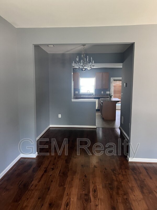 Building Photo - 7120 Azalea Dr