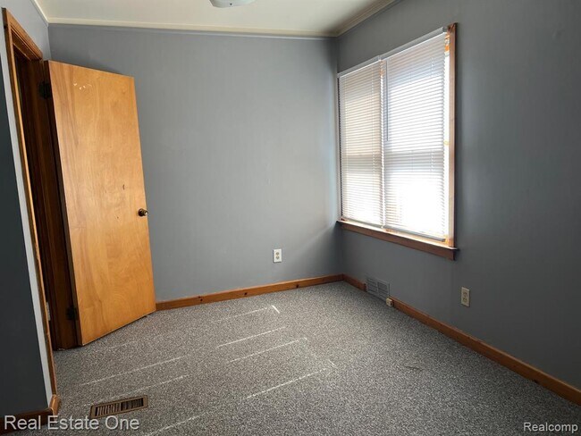 Building Photo - 1127 Hoffman Ave