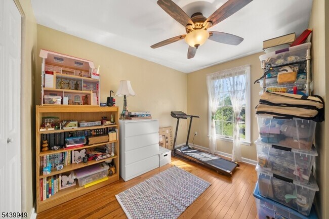 Building Photo - 32 Montville Ave