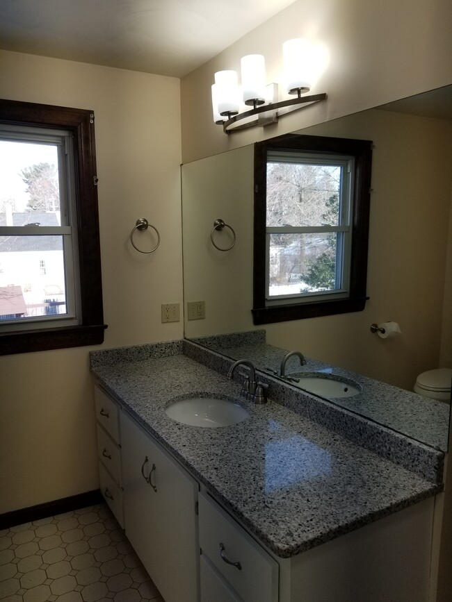 Building Photo - 31 Highland Ave