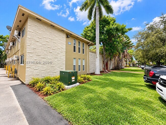 Building Photo - 6310 SW 79th St