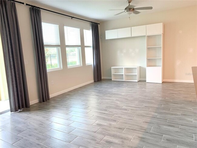 Building Photo - 9812 Red Eagle Dr