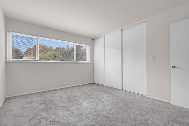 Building Photo - "Charming 2-Bed Condo Oasis in Walnut Cree...