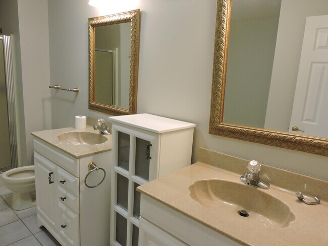 Building Photo - 2800 Wilson Ln