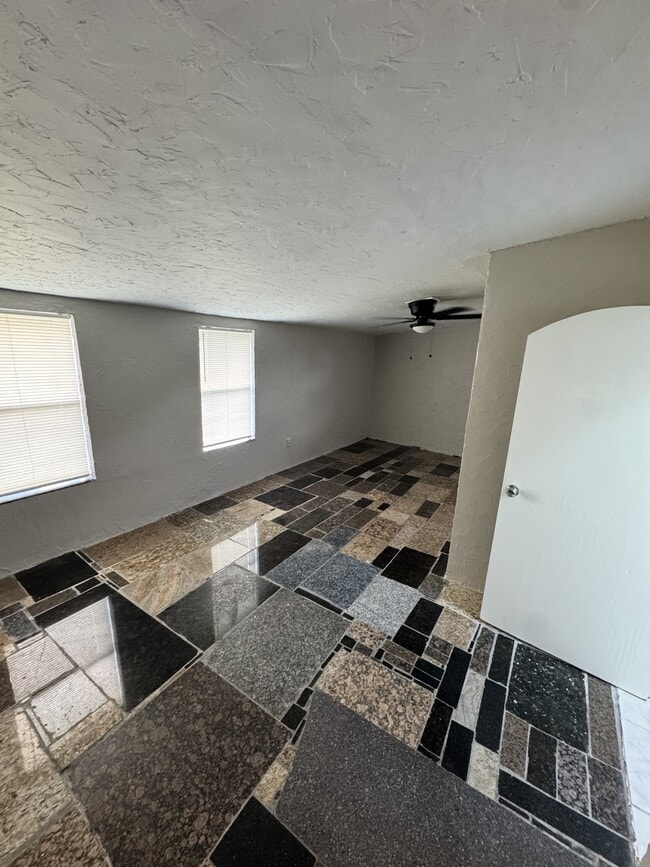 Building Photo - 3999 Conway Blvd