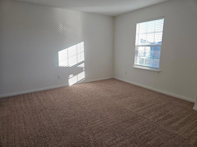 Building Photo - 18412 Speculator Ln