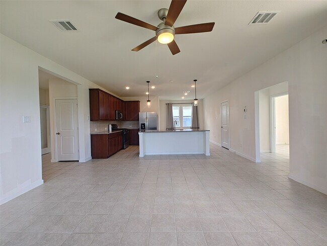 Building Photo - 7802 Winter Hawk Cir