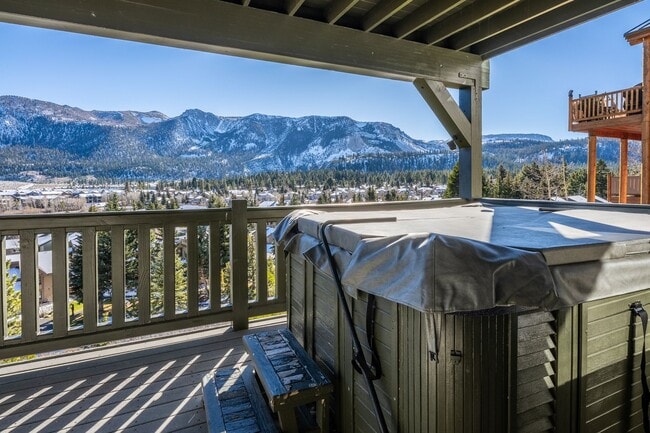 Building Photo - Mountain View Haven