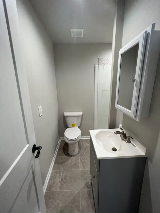 Building Photo - Renovated 2 Bed 2 Bath Lake Charles