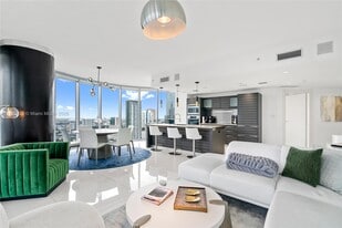 Building Photo - 200 Biscayne Boulevard Way