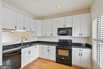 Building Photo - 312 Blenny Ln