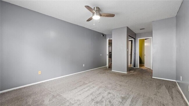 Building Photo - 47 Arbor End
