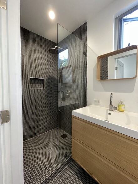 Bathroom 2 - 2725 Dalton Ave