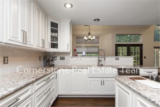 Building Photo - 355 Paisley Dr