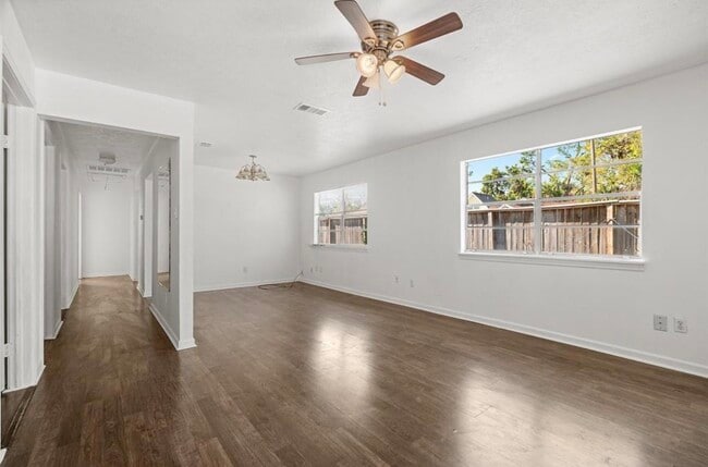 Building Photo - 402 Paschall St