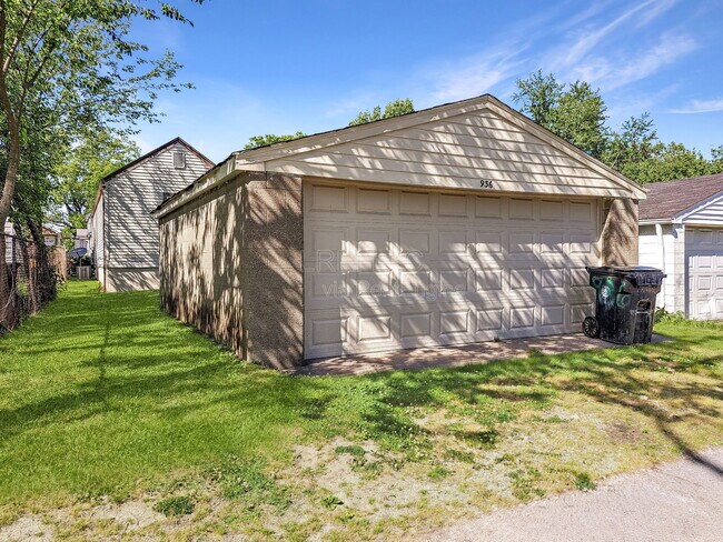 Building Photo - 936 Camden Ave