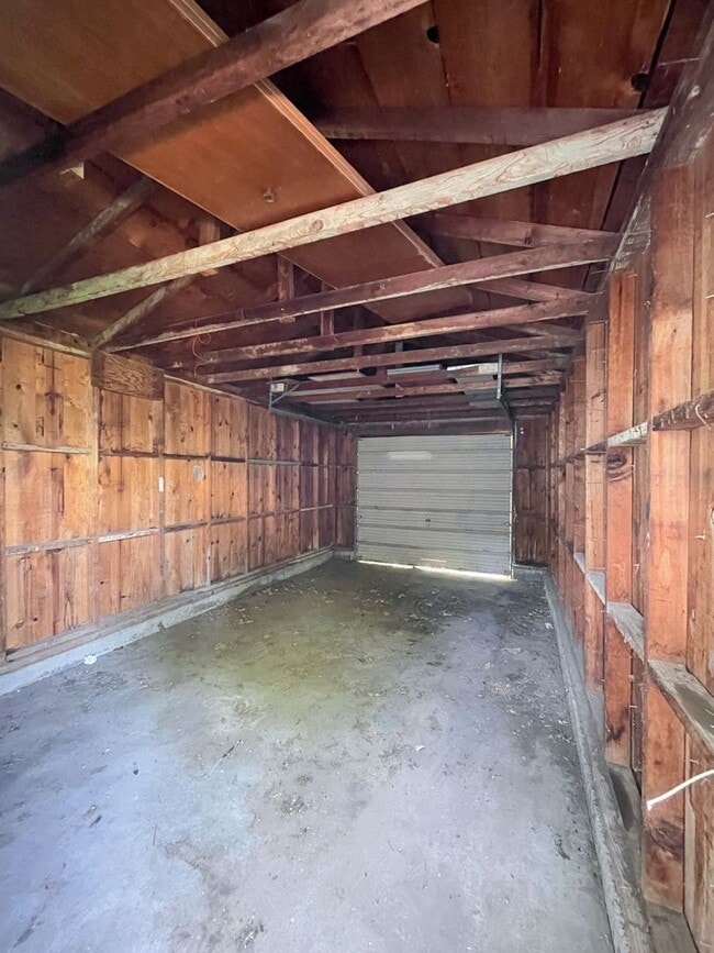 Building Photo - Charming 3 bedroom home in great location